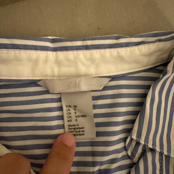 H&M Stripped Long Sleeve Button Down Blouse Size: 8 - Picture 5 of 6
